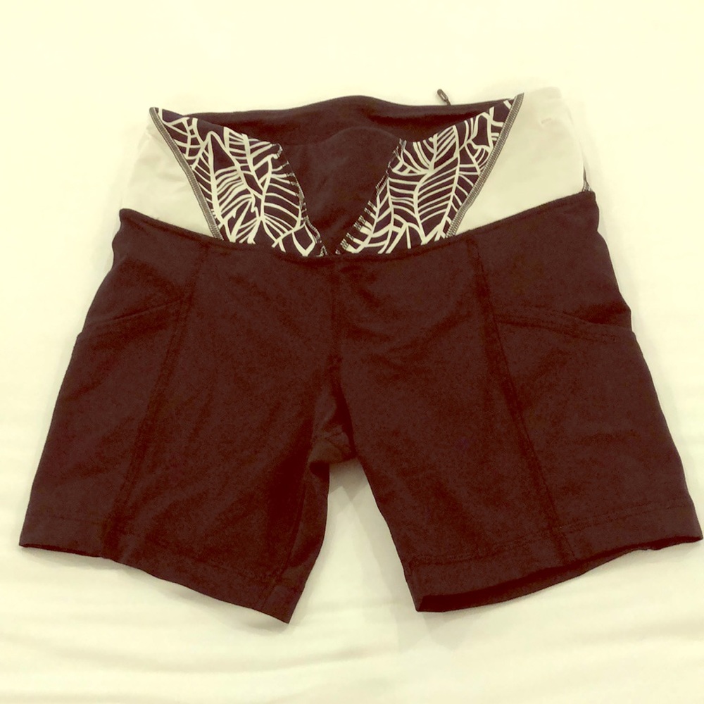 Black and white size 6 lululemon shorts